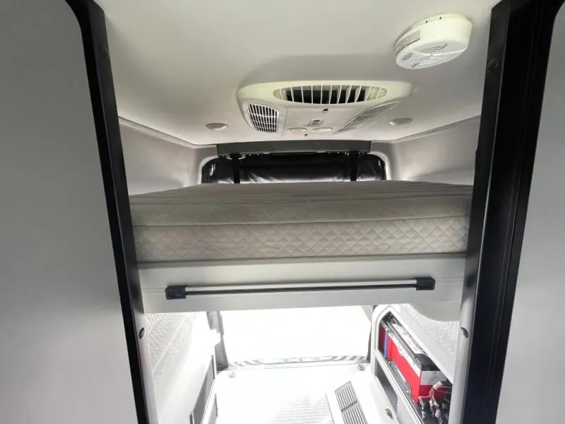 2025 Winnebago Revel Sport 44N - Photo 4
