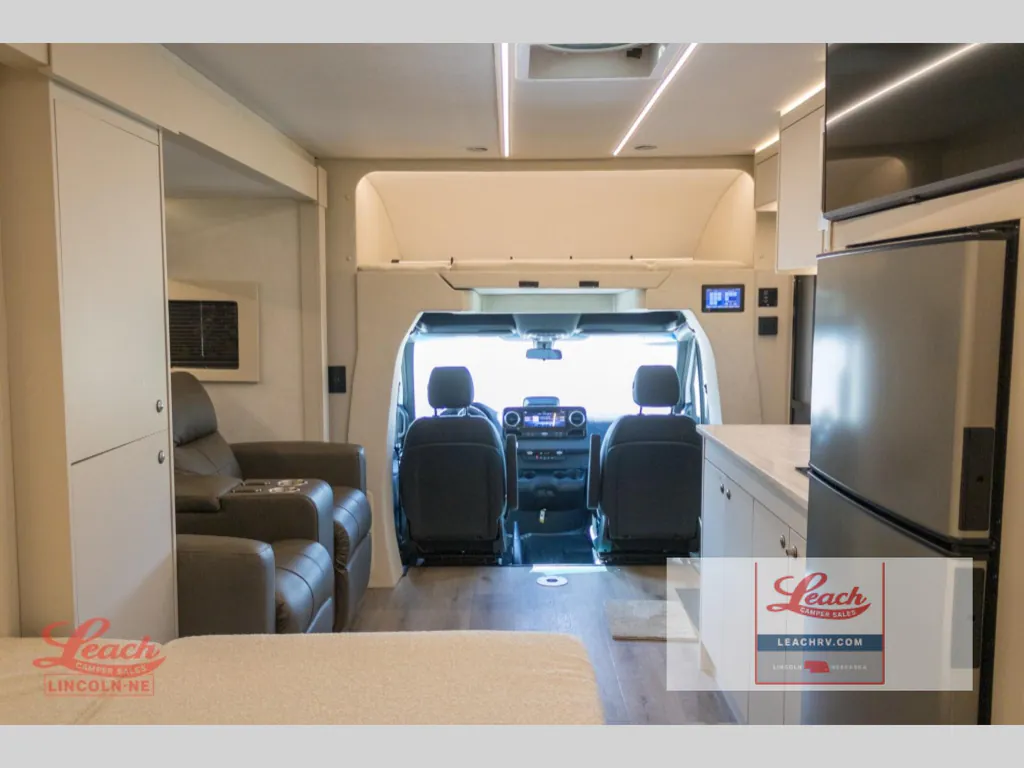 2027 Tiffin Wayfarer 25 PW, Photos photo 12