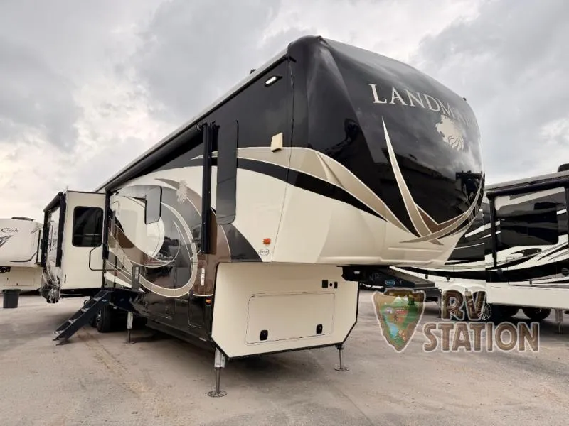2018 Heartland Landmark 365 Used    Newport - Main photo