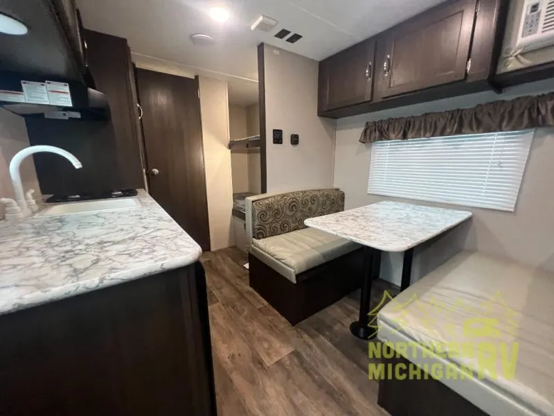 2019 Keystone Springdale Mini 1800BH - Photo 4