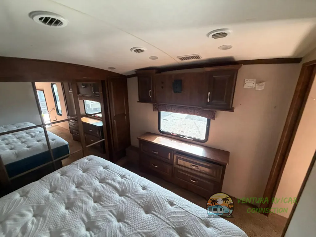 2016 Forest River Cardinal 3455RL, Photos photo 33