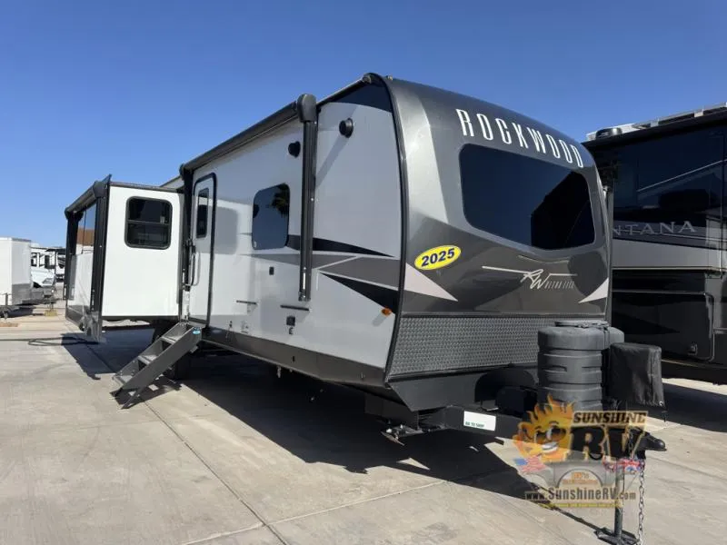2025 Forest River Rockwood Ultra Lite 2906BS - Photo 2