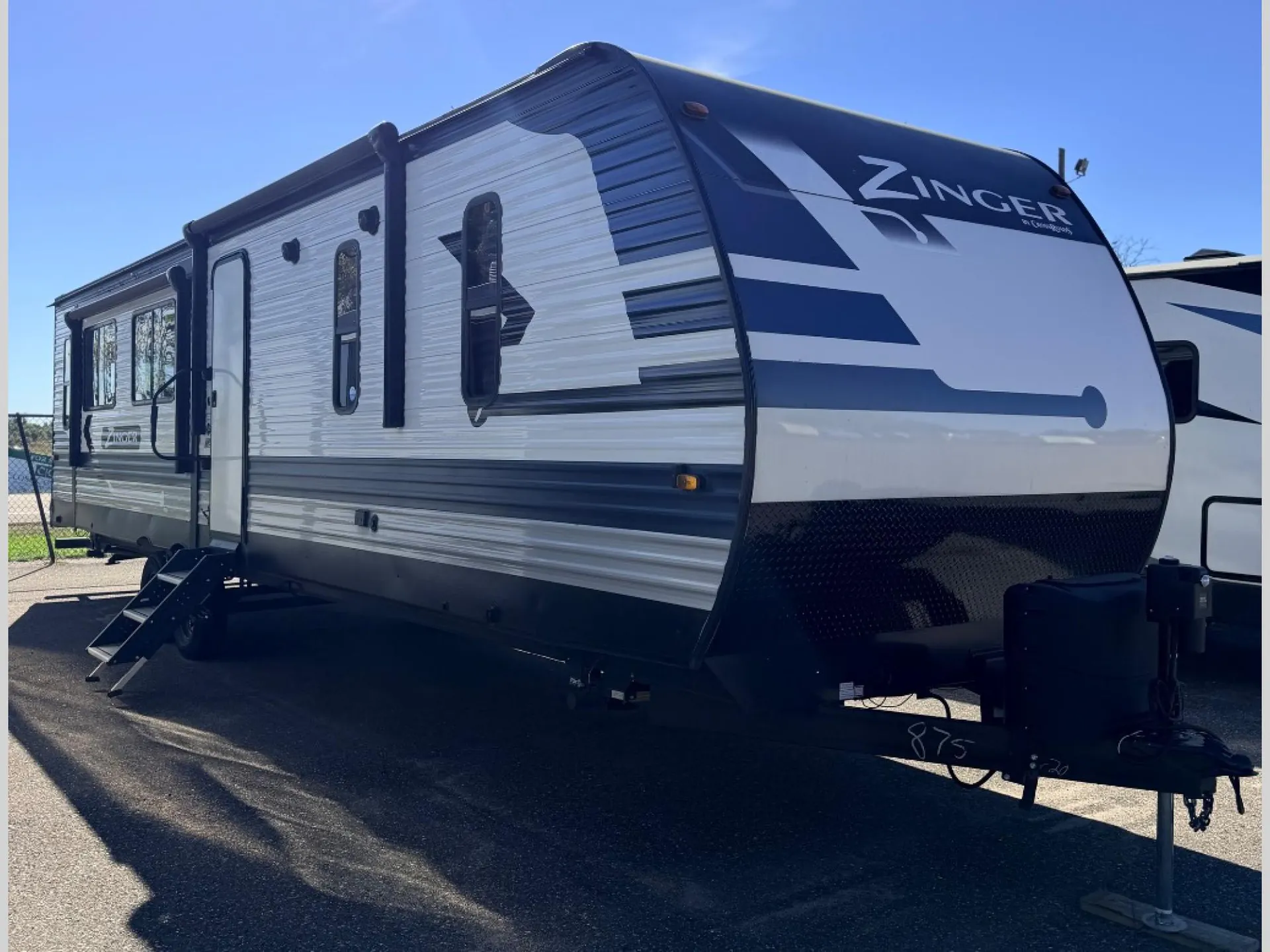 2021 CrossRoads Zinger 340RE - Photo 2