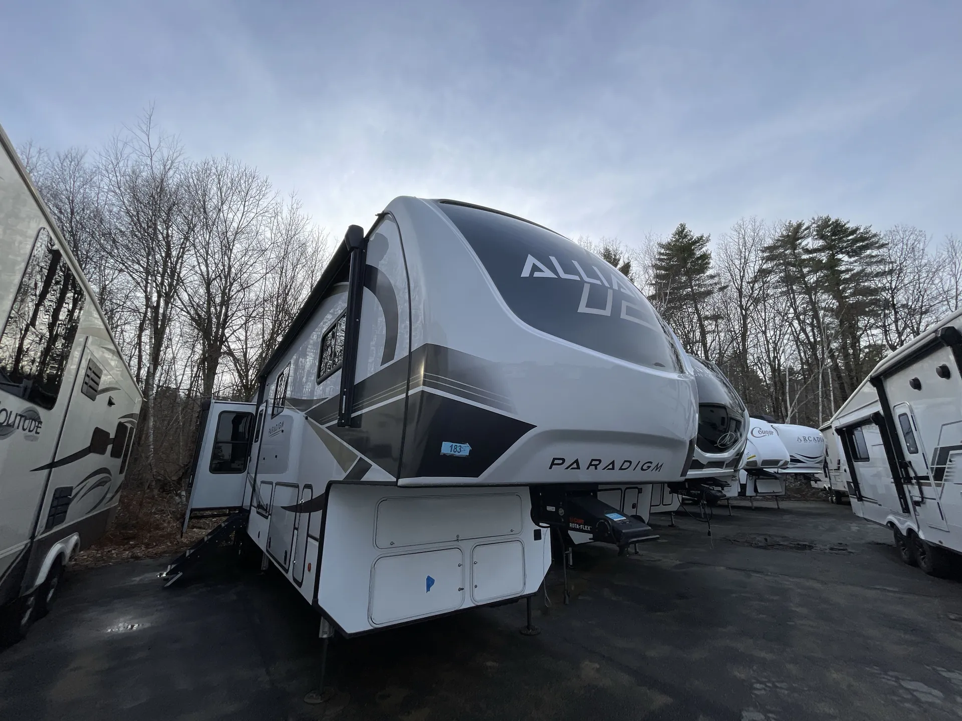 2024 Alliance RV Paradigm 380MP - Photo 2