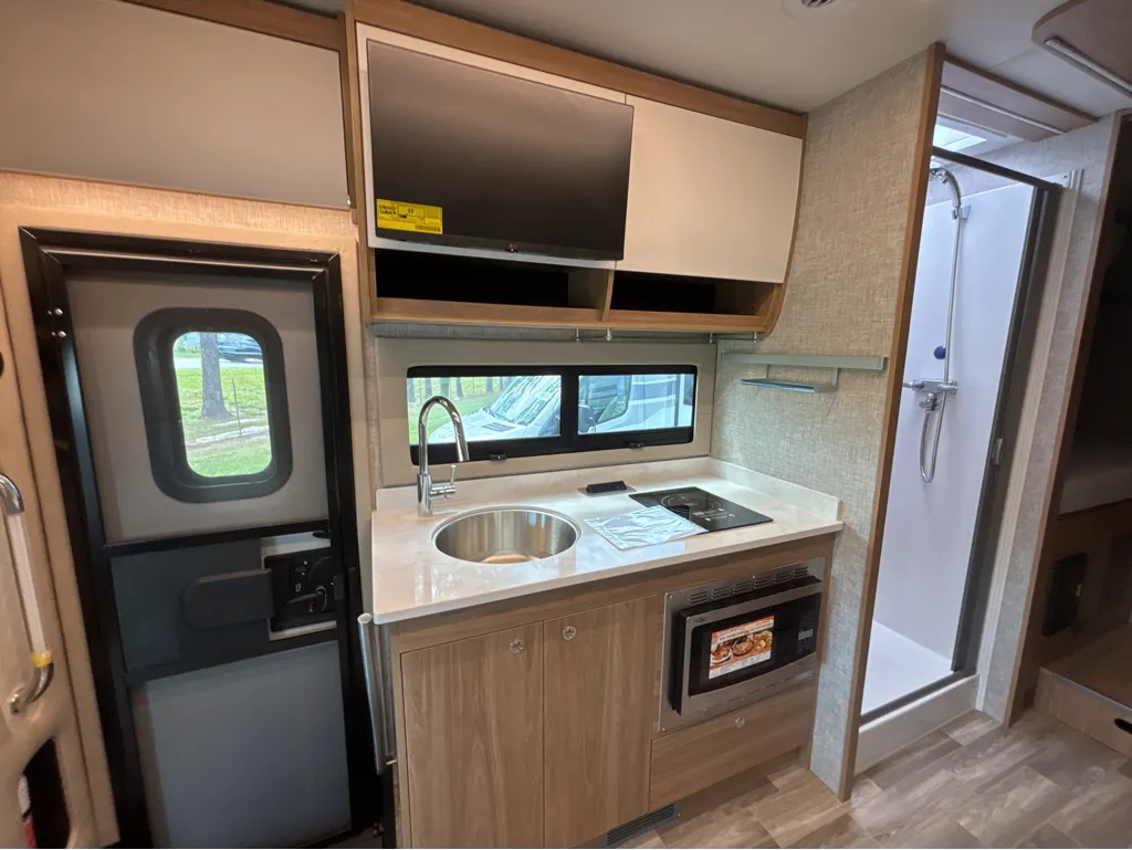 2026 Tiffin Wayfarer 25 XLW, Photos photo 10