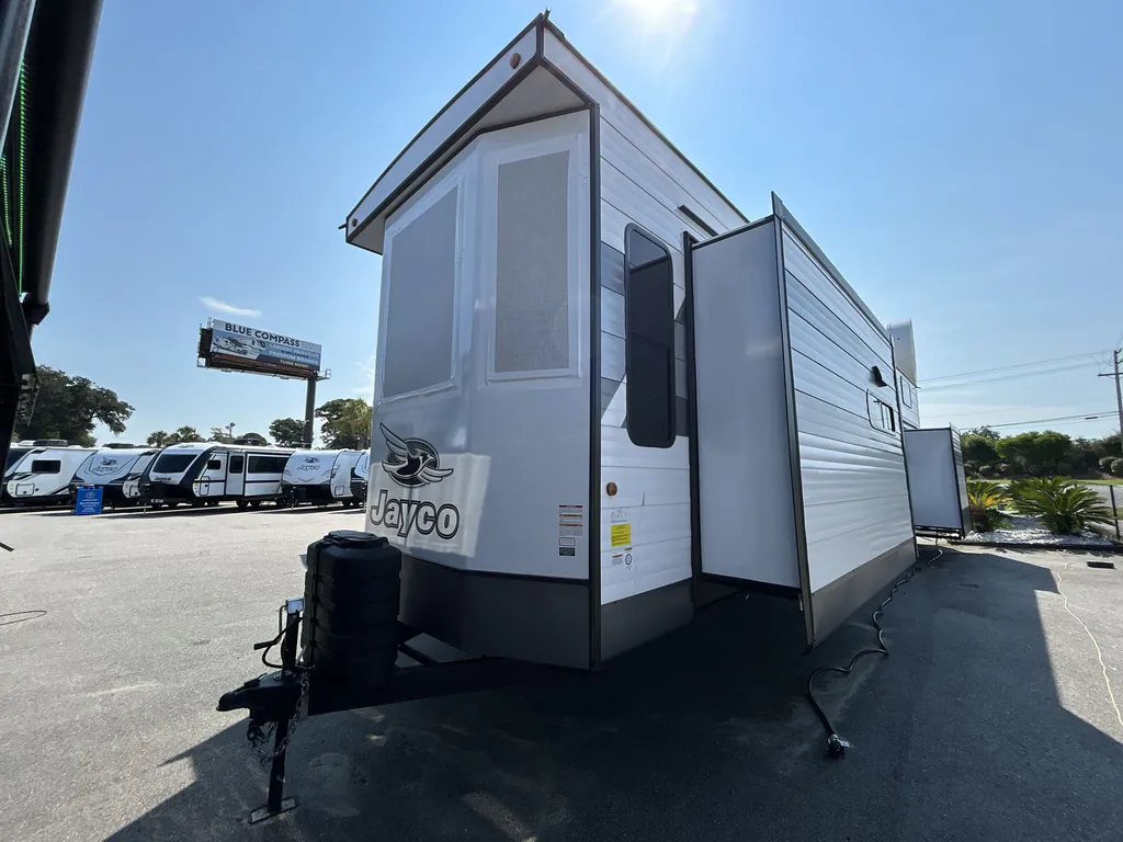 2027 Jayco Jay Flight Bungalow 401LOFT DS, Photos photo 4
