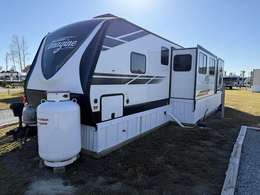 2020 Grand Design Imagine 3250BH - Photo 3