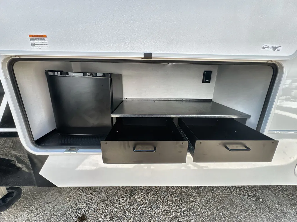 2025 Brinkley Model Z 3610, Photos photo 10