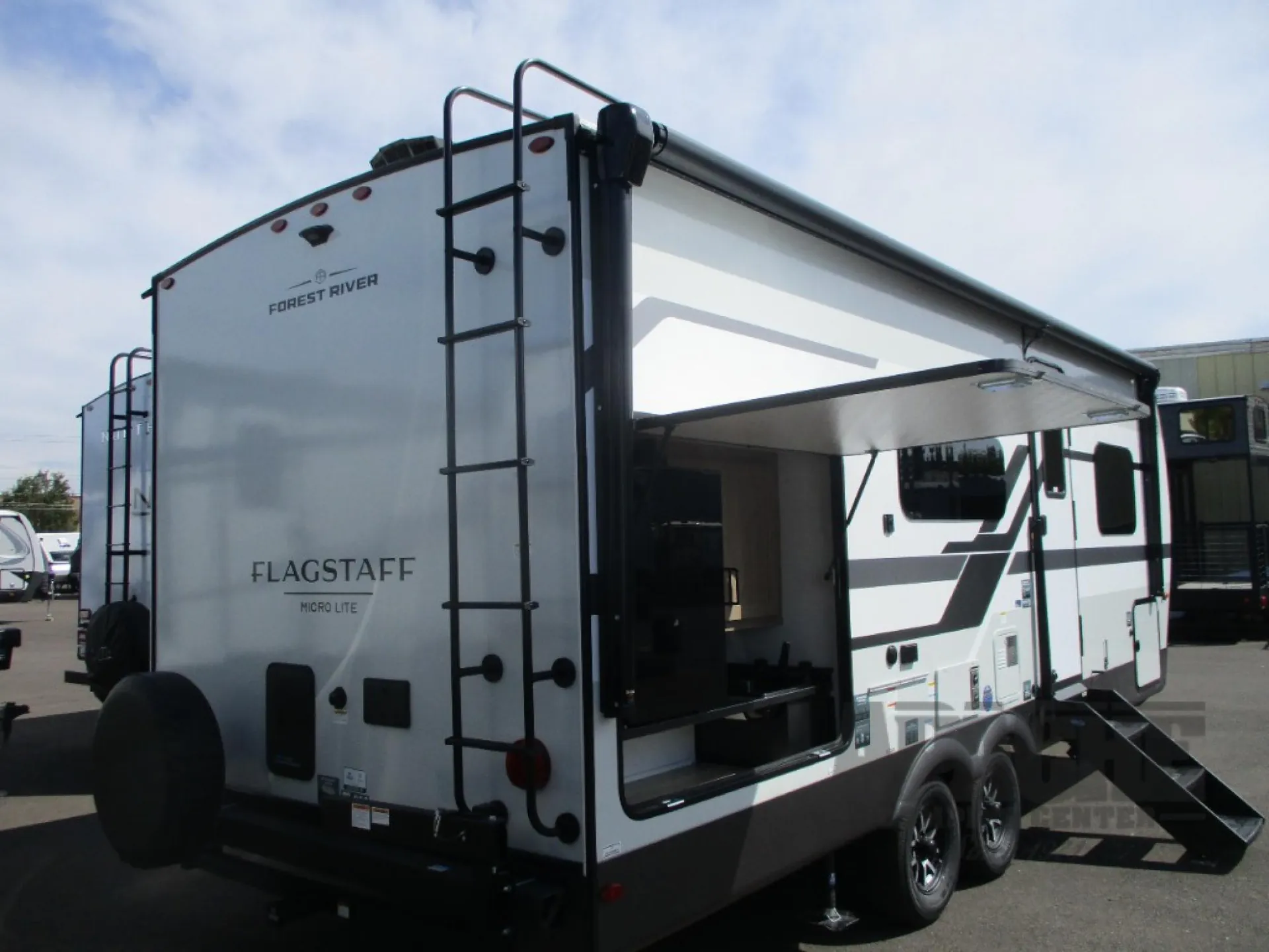 2027 Forest River Flagstaff Micro Lite 25BSDS - Photo 4