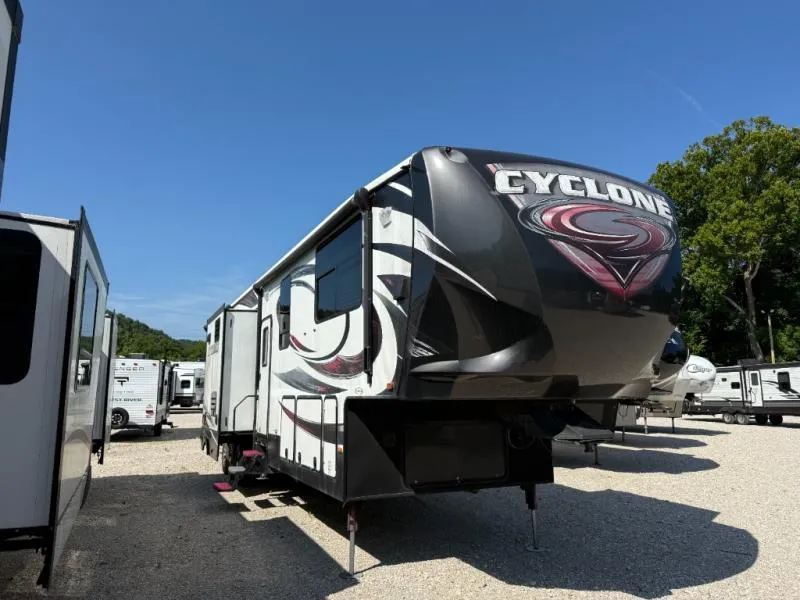 2015 Heartland Cyclone Used    4100 King - Main photo