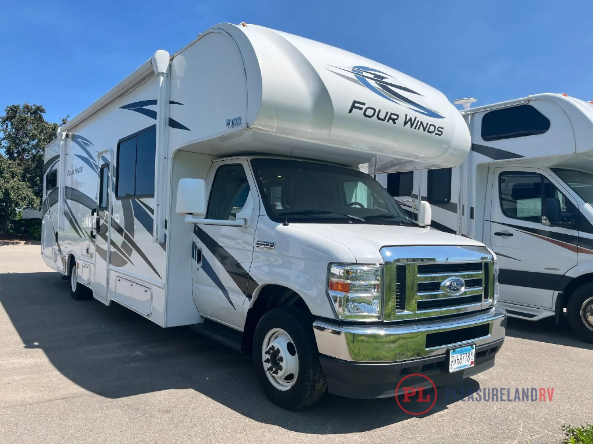 2023 Thor Motor Coach Four Winds 31EV - Photo 2