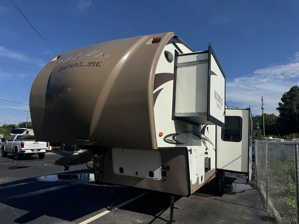 2017 Forest River Rockwood Signature Ultra Lite 8288WSA - Photo 3