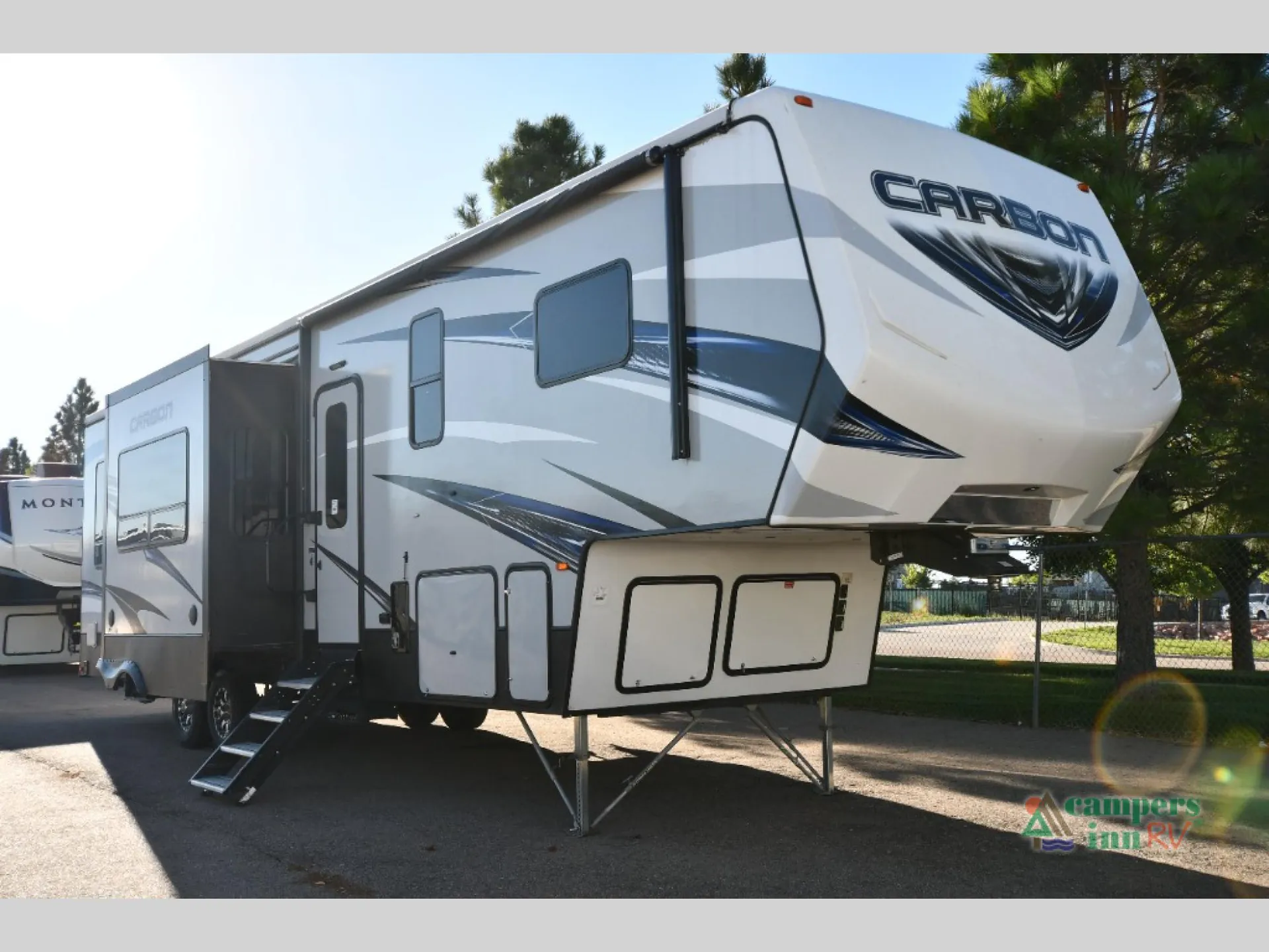 2016 Keystone Carbon 357 - Photo 2