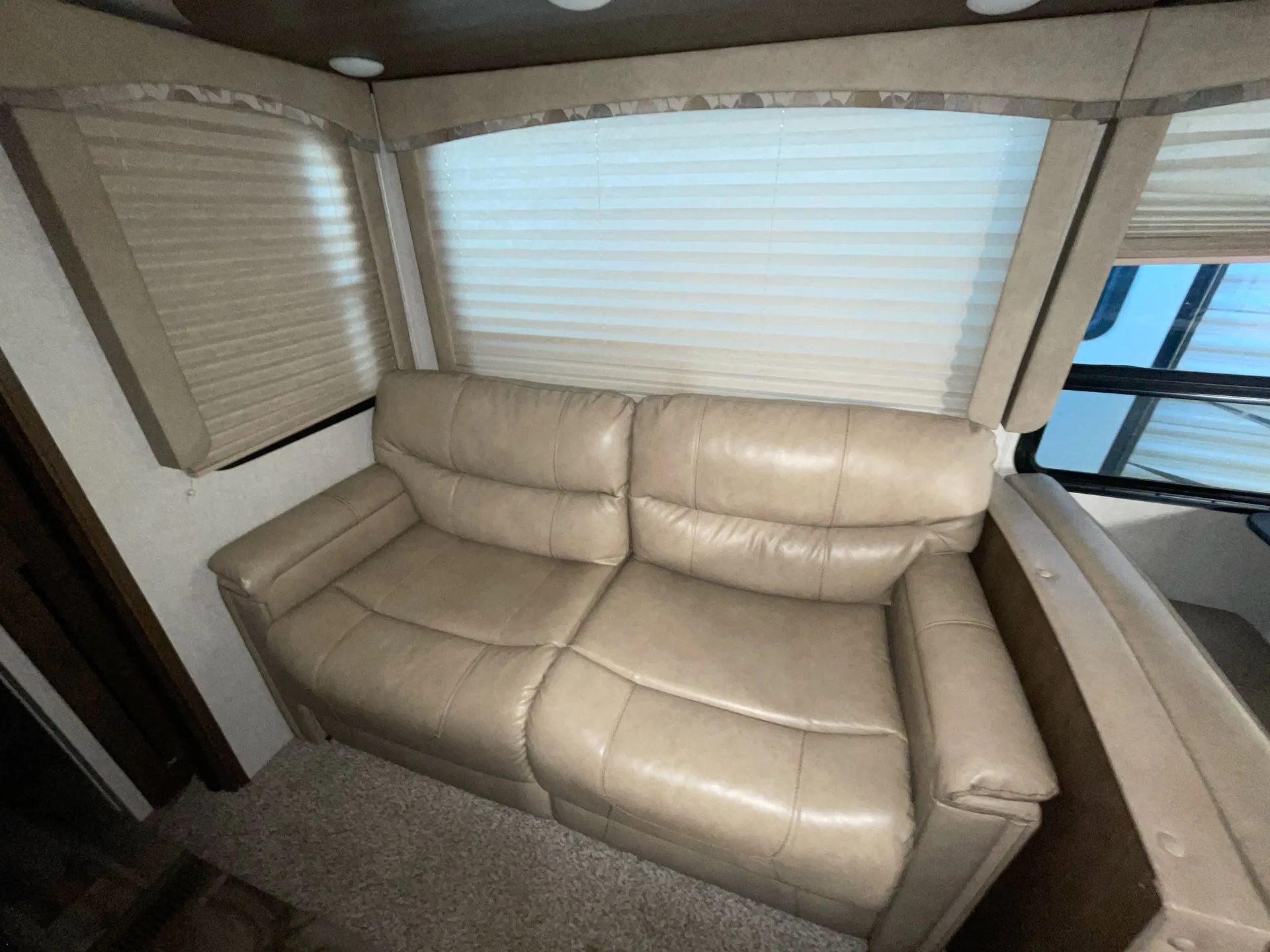 2018 Keystone Cougar 29BHS — living area main