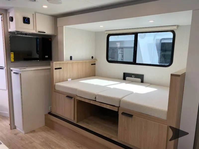 2026 Winnebago Micro Minnie 2108TB - Photo 3
