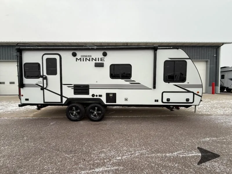 2021 Winnebago Micro Minnie 2225RL - Photo 4
