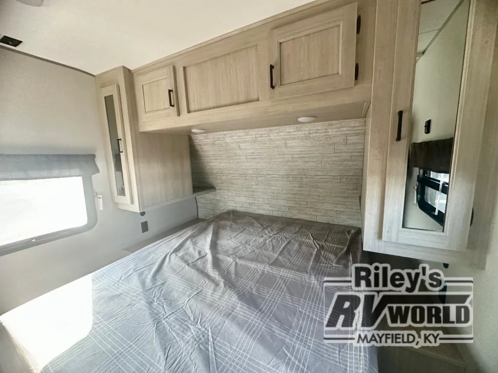 2026 Coachmen Catalina Legacy Edition 273DBHCK, Photos photo 29