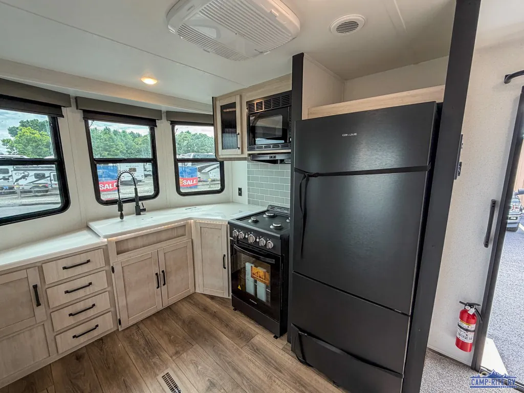 2027 Forest River Puma Vista 39FKL - Photo 4