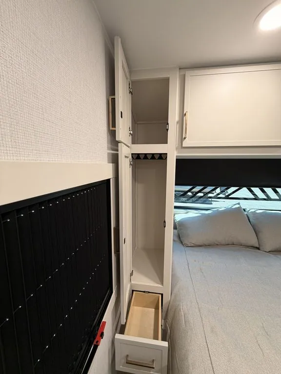 2026 Brinkley Model I 235, Photos photo 9