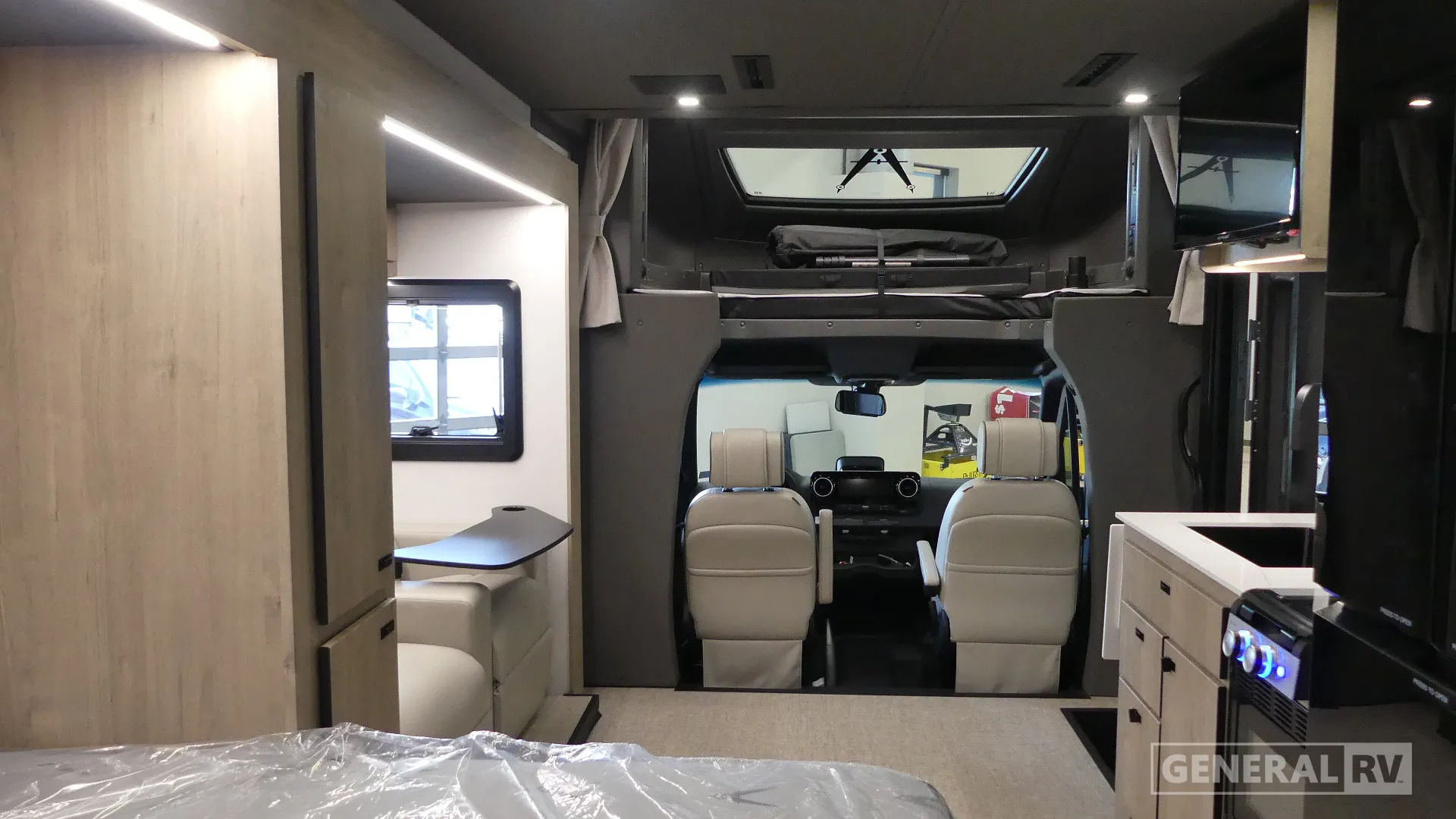 2026 Grand Design Lineage Series M 25FW - Photo 4
