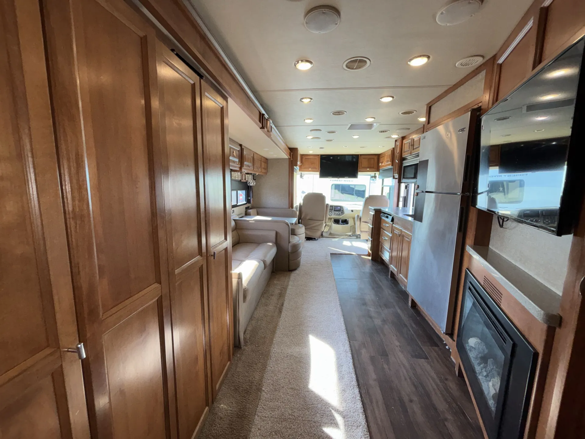 2018 Tiffin Open Road Allegro 36 UA — living area main