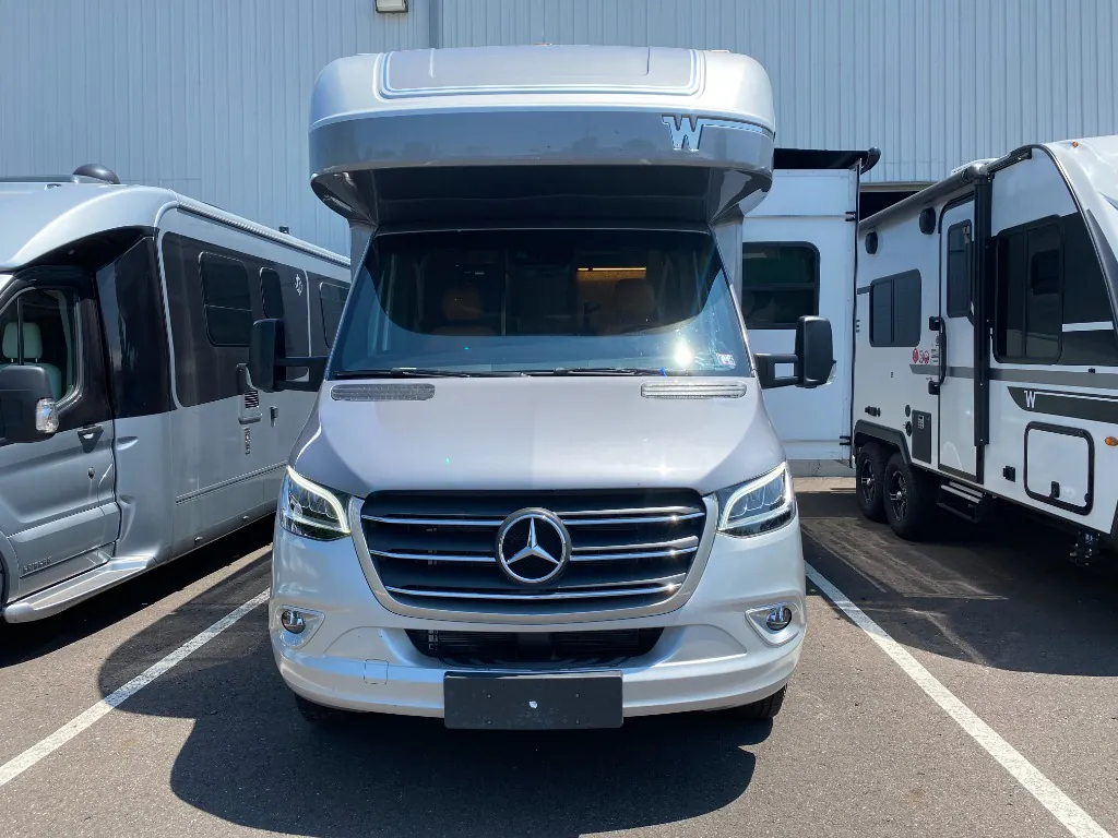 2025 Winnebago Navion 24T - Photo 4