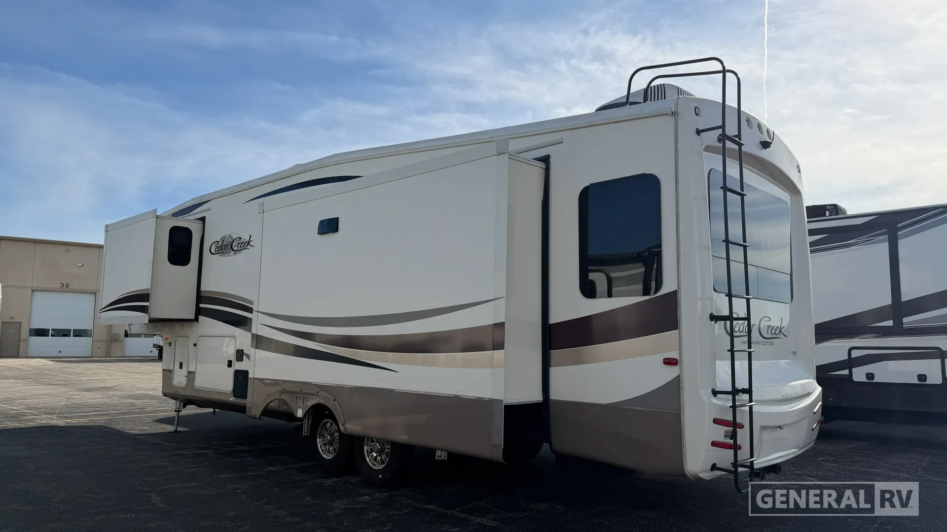 2018 Forest River Cedar Creek Hathaway Edition 34RL2 - Photo 4