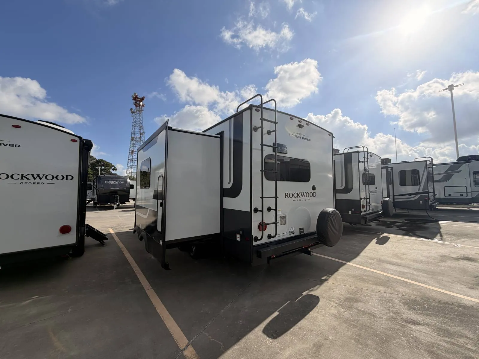 2027 Forest River Rockwood Mini Lite 2515S - Photo 3