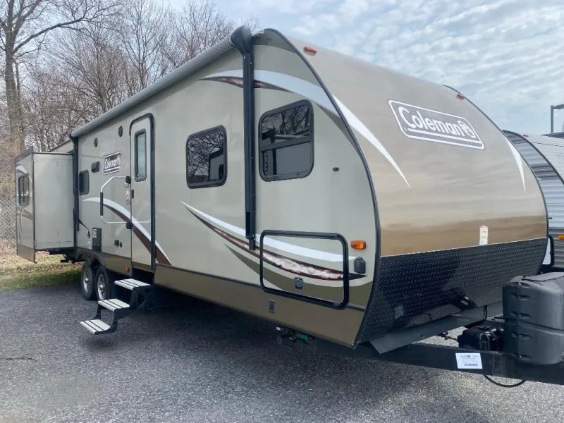2018 Dutchmen RV Coleman Light 3025RE - Main photo