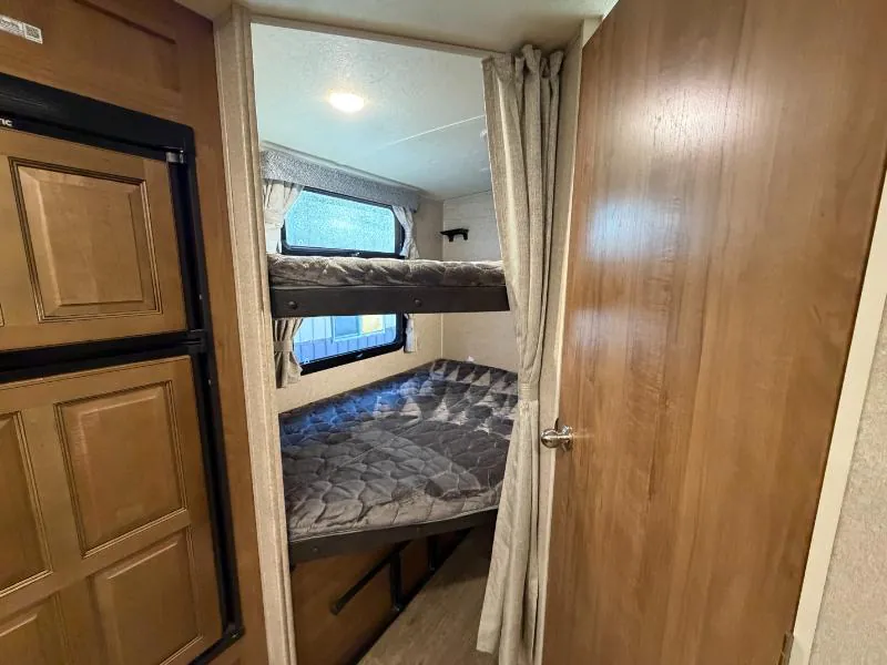 2019 Forest River Rockwood Mini Lite 2509S, Photos photo 9