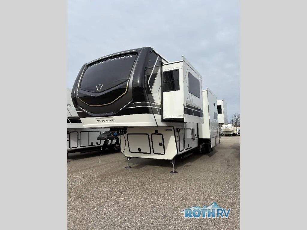 2026 Keystone Montana 3761FL - Photo 2