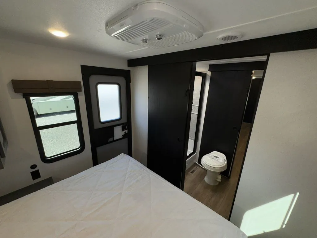 2027 Palomino Puma 337BH, Photos photo 54