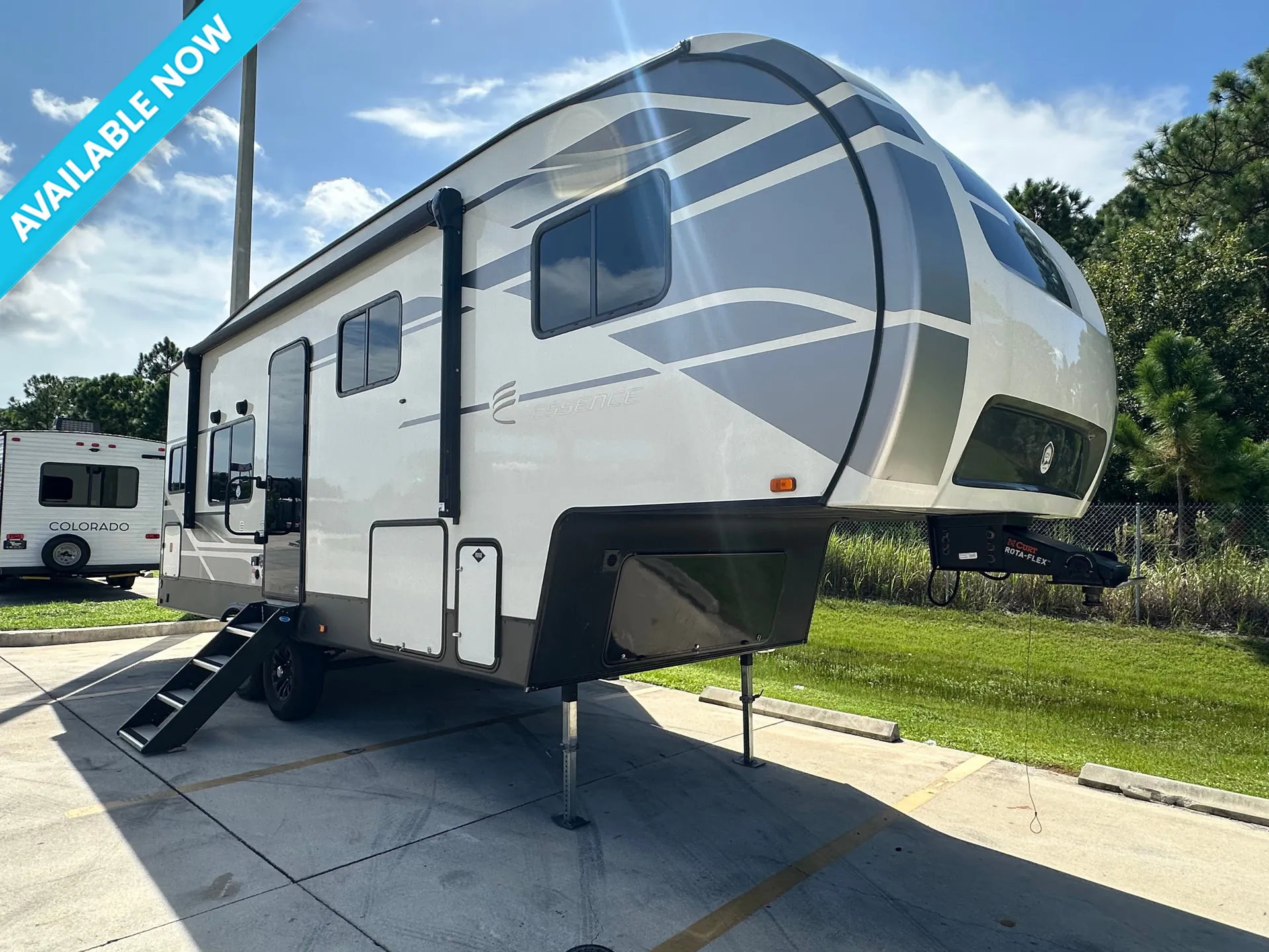 2024 Cruiser RV Essence E-25RK - Photo 2