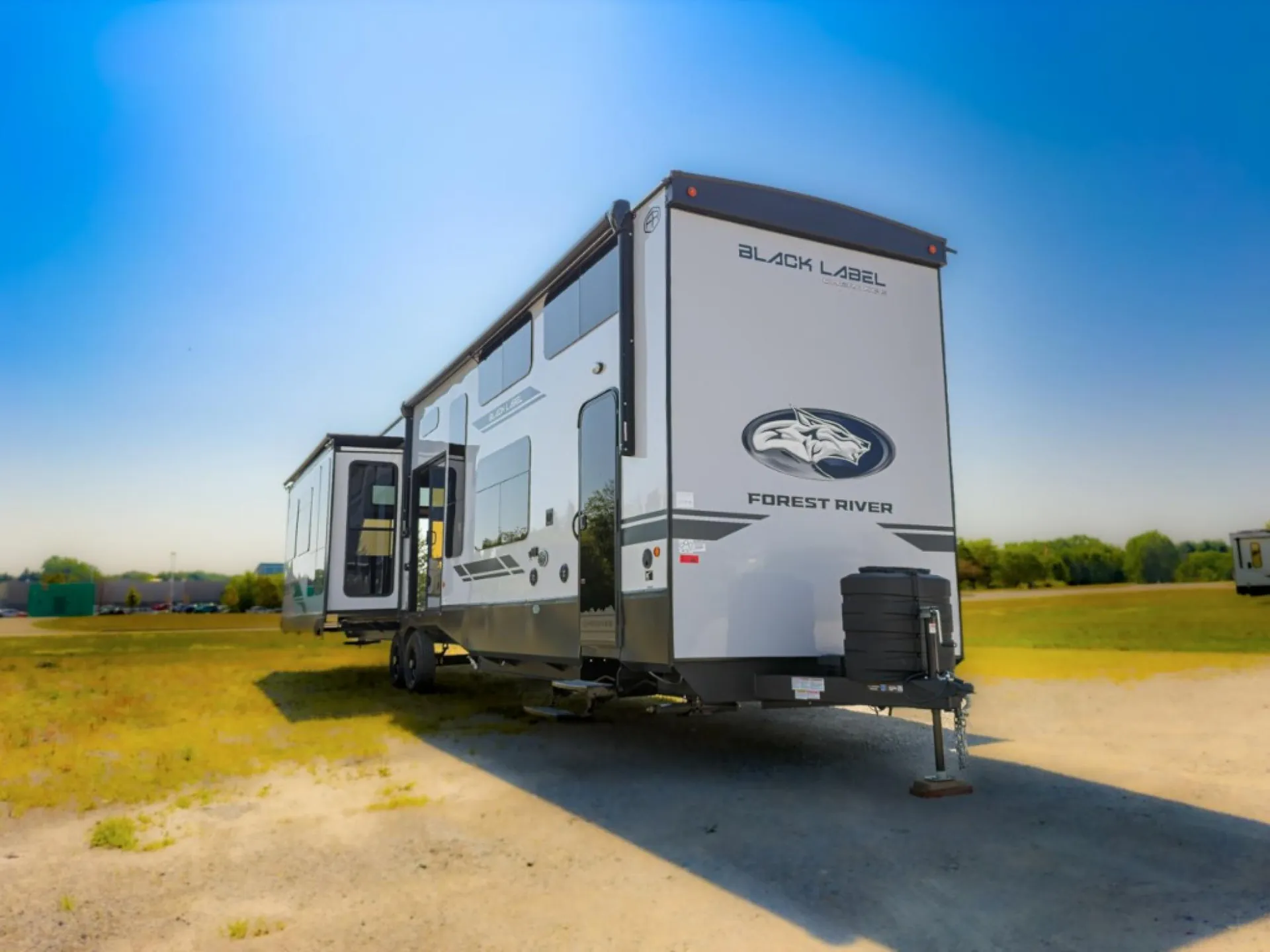 2027 Forest River Cherokee Timberwolf 39JM - Photo 4