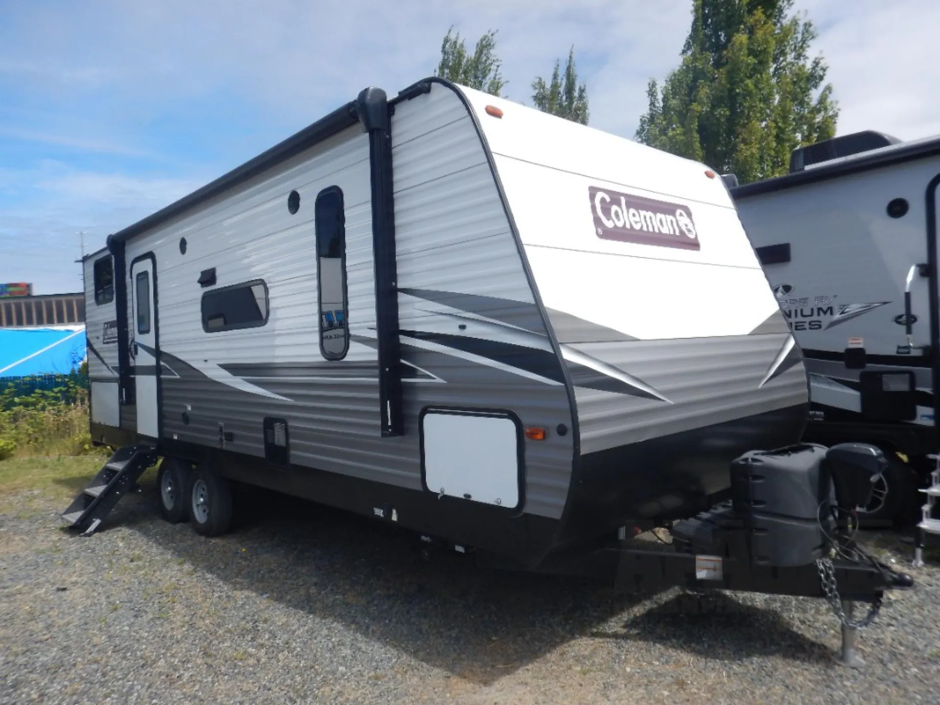 2021 Dutchmen Coleman Lantern 242BHWE - Photo 3
