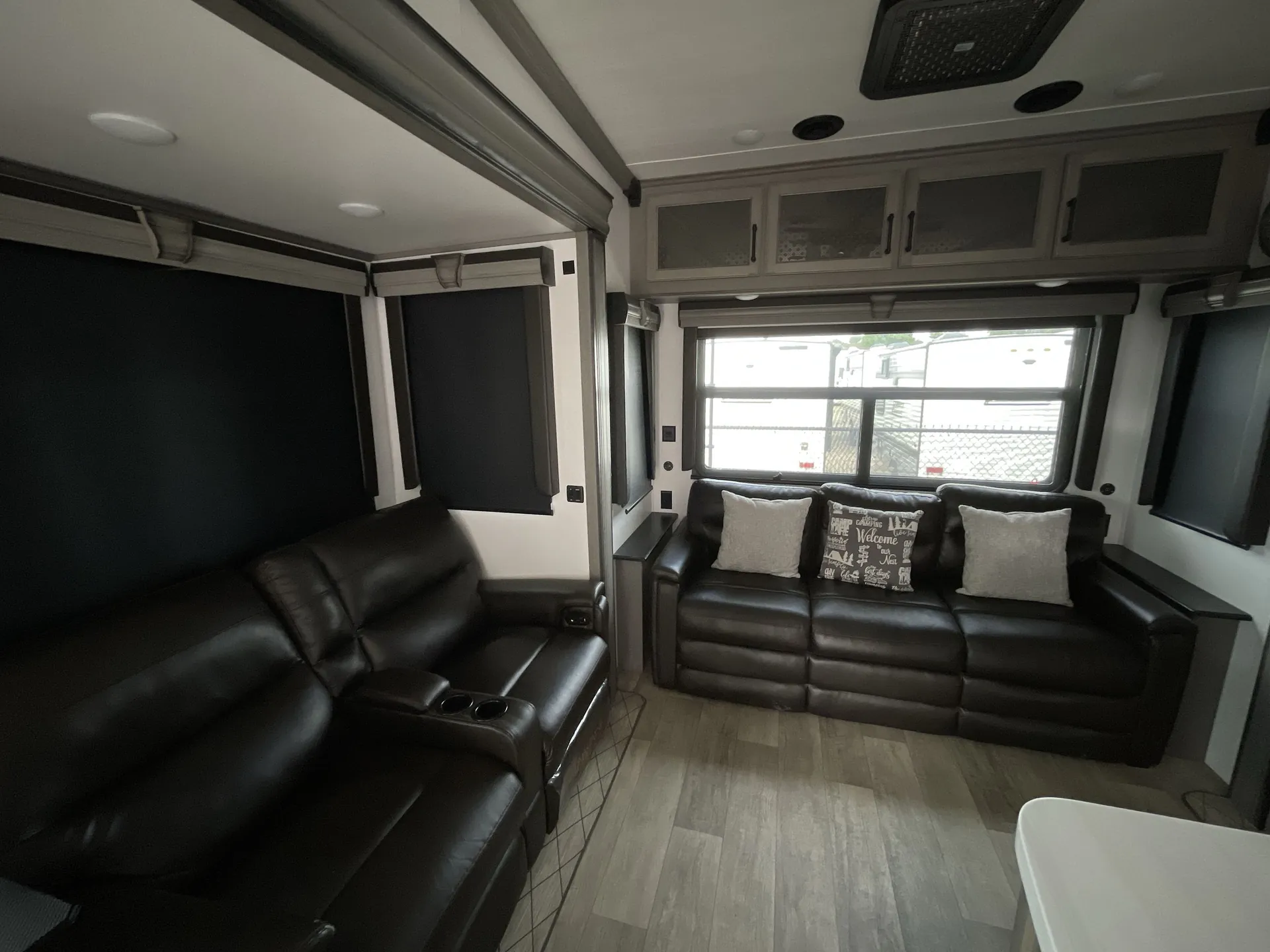 2022 Keystone Montana 3231CK — living area main