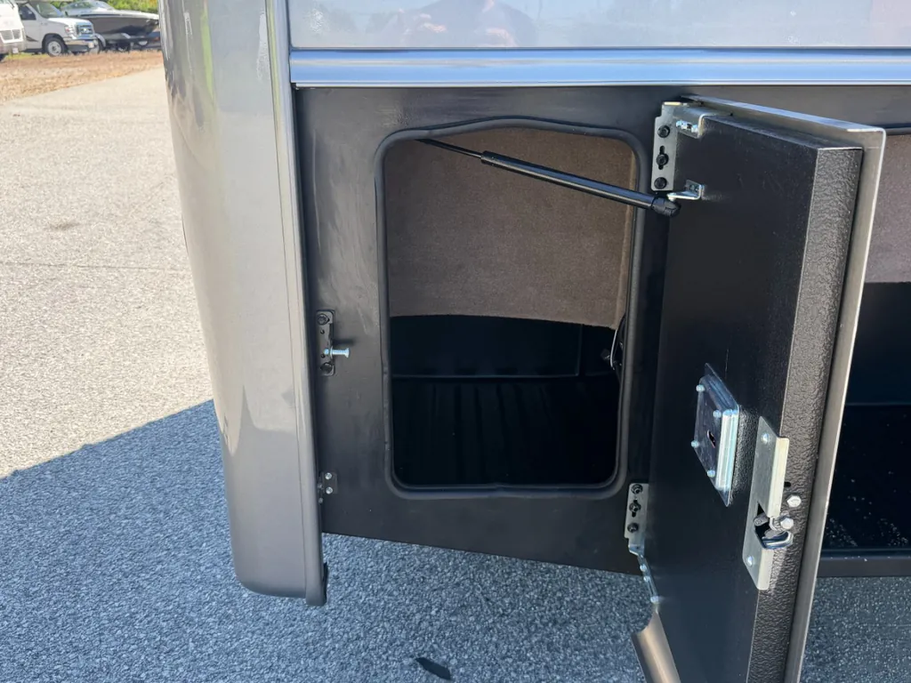 2027 Entegra Coach Accolade 37K, Photos photo 22