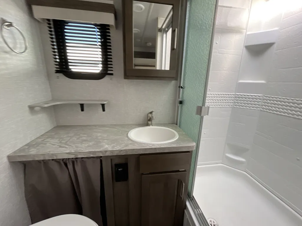 2022 Forest River Rockwood Ultra Lite 2614BS, Photos photo 11