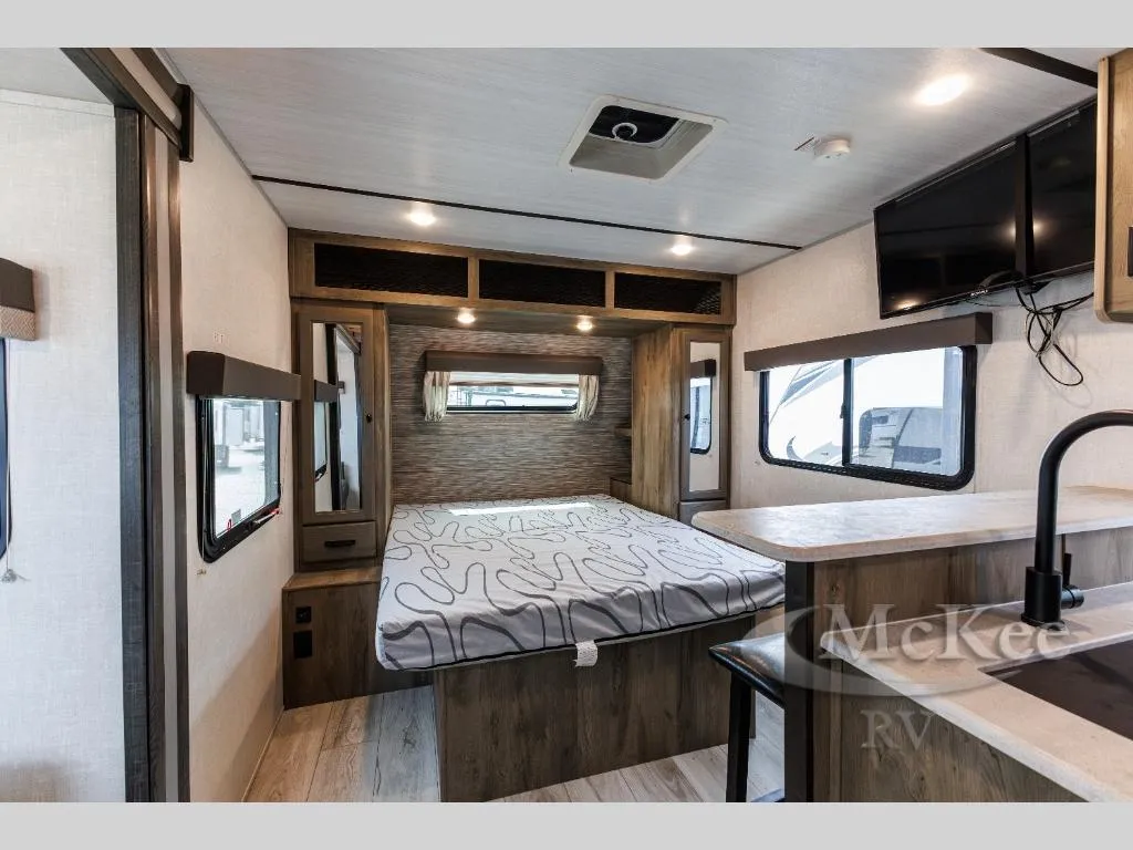 2022 Forest River Surveyor Legend 202RBLE - Photo 4