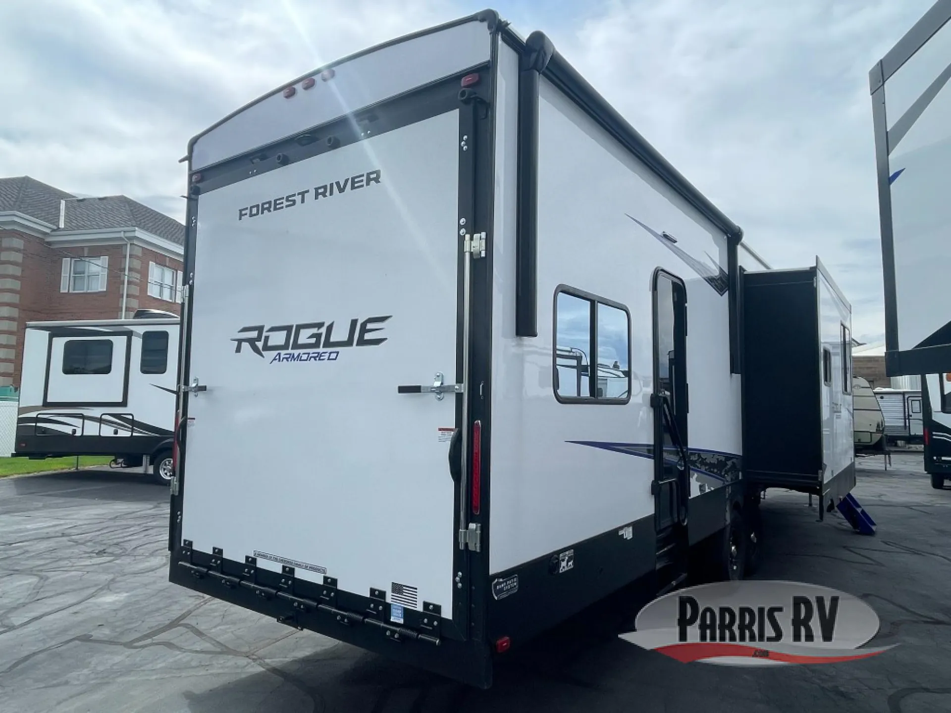 2027 Forest River Vengeance Rogue Armored 391T145 - Photo 4