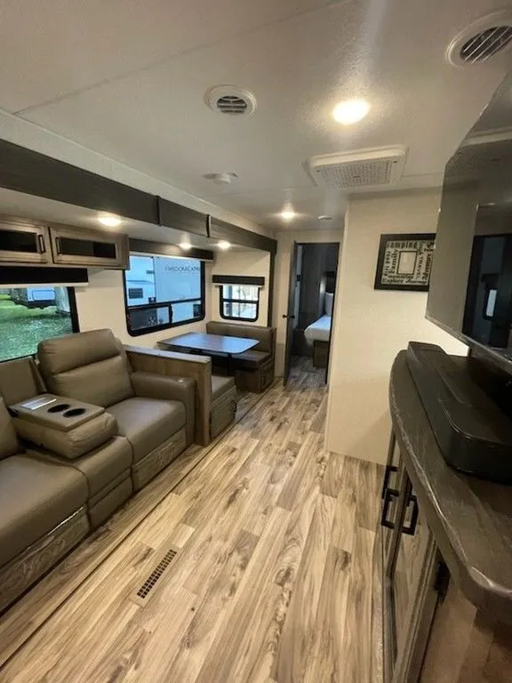 2024 Venture RV SportTrek 251VRK REAR KITCHEN W/ SLIDE! - Photo 3