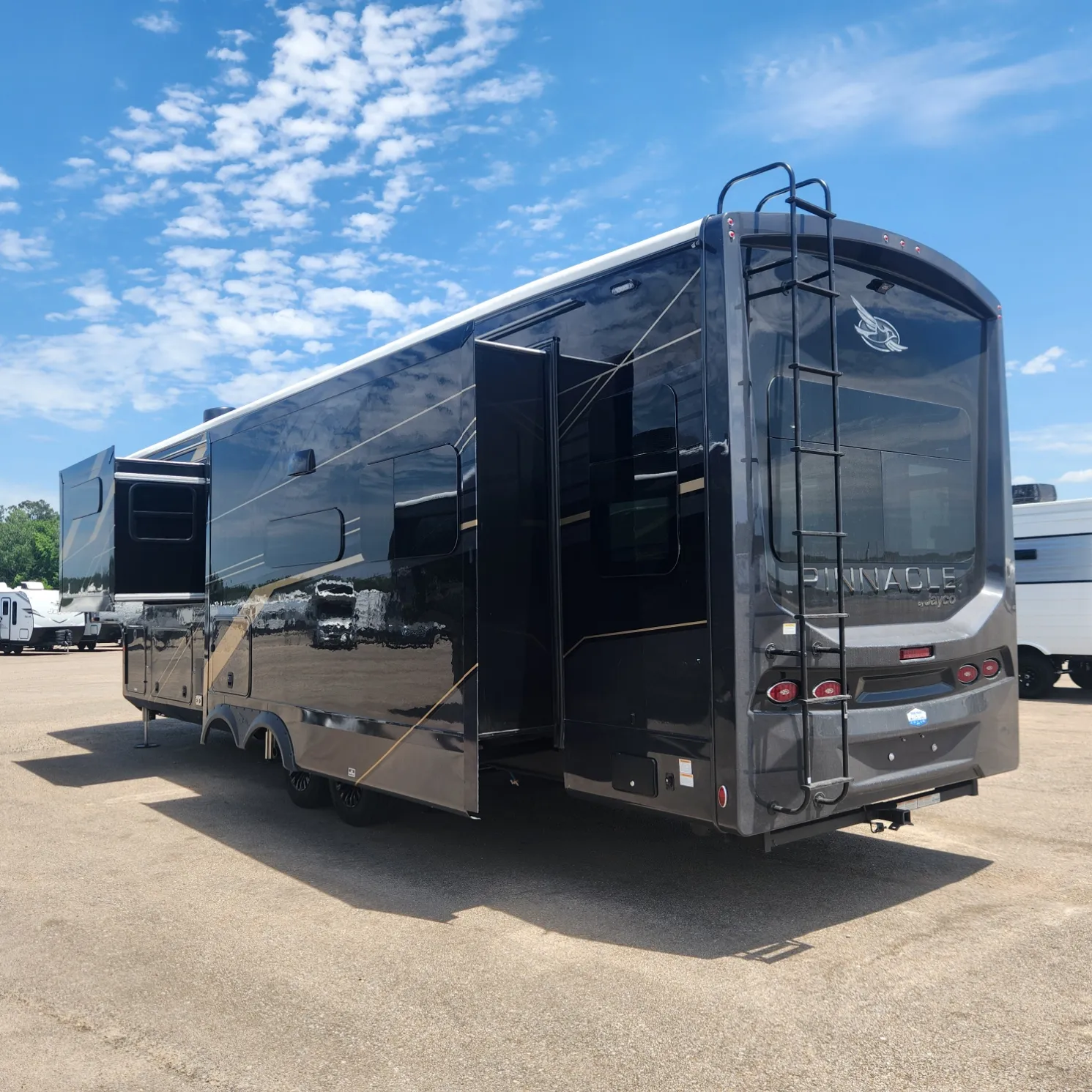 2026 Jayco Pinnacle 36FBTS - Photo 4