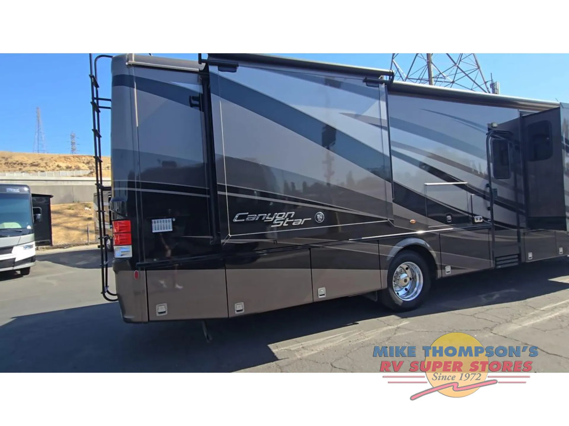 2018 Newmar Canyon Star 3513 - Photo 3