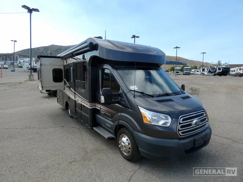 2018 Winnebago Fuse 23T - Photo 2