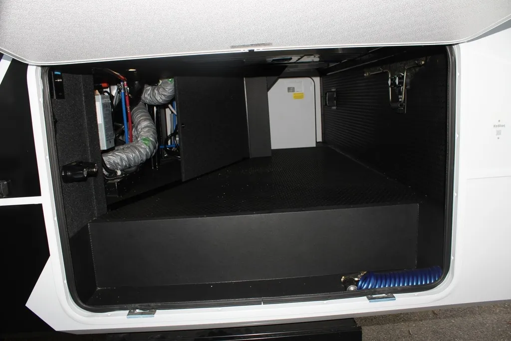 2026 Brinkley Model Z 2810, Photos photo 6