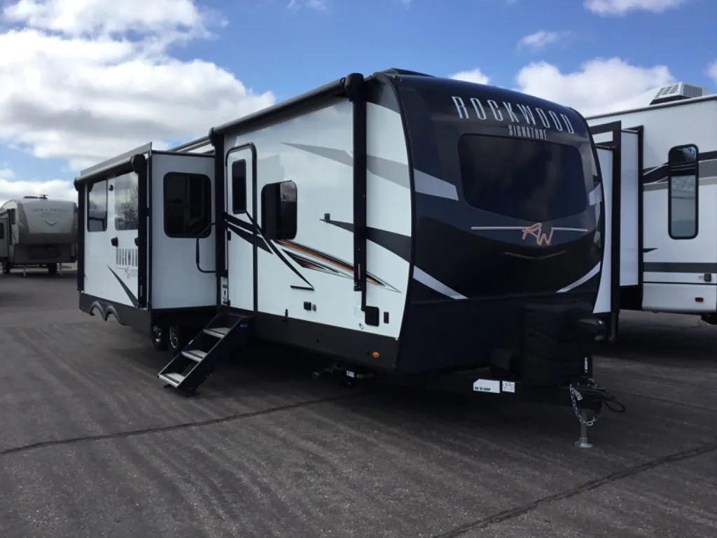 2021 Forest River Rockwood Signature Ultra Lite 8336BH - Photo 2