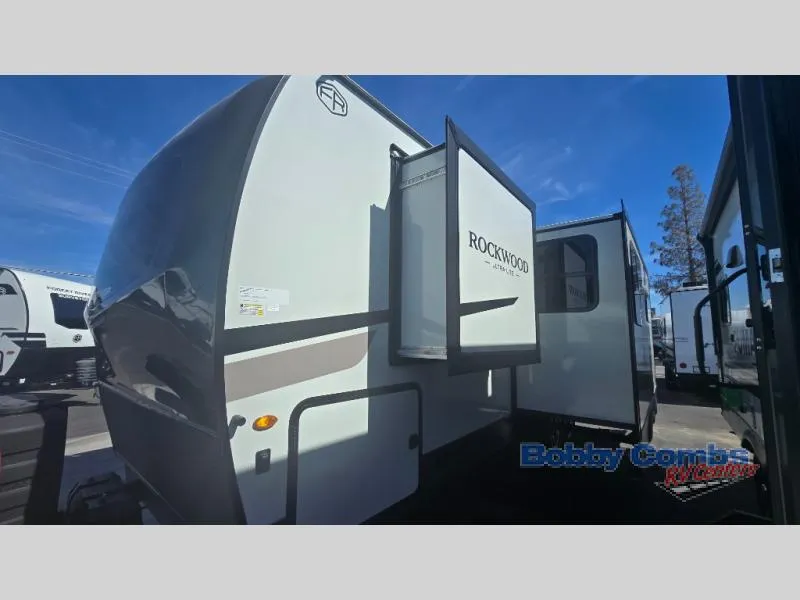 2026 Forest River Rockwood Ultra Lite 2606WS - Photo 4