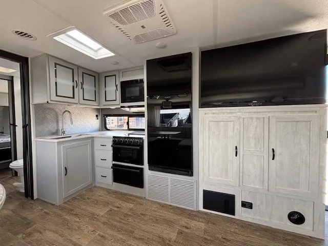 2022 Forest River Vibe 28BH, Photos photo 20