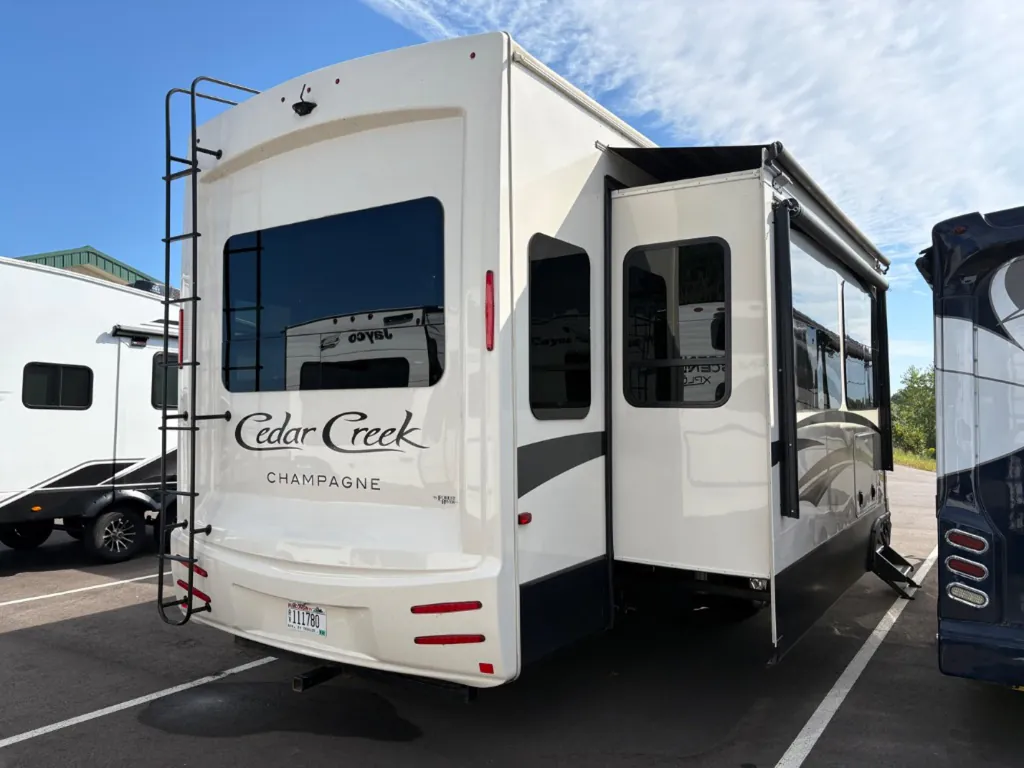 2020 Forest River Cedar Creek Champagne Edition 38EL, Photos photo 6