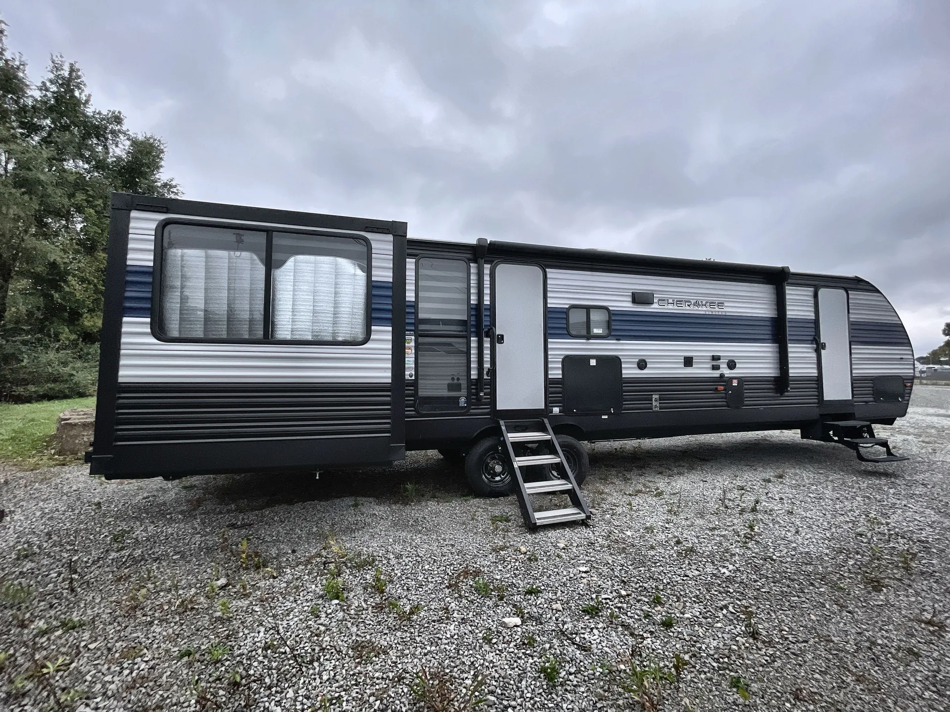 2021 Forest River Cherokee 306MM — campside